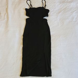 "Stealing Hearts Midi Dress" / Black